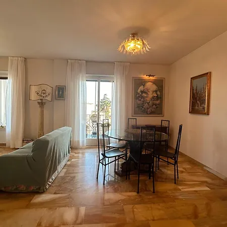 Ariel Apartment *