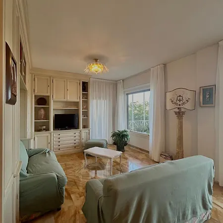Ariel Apartment *